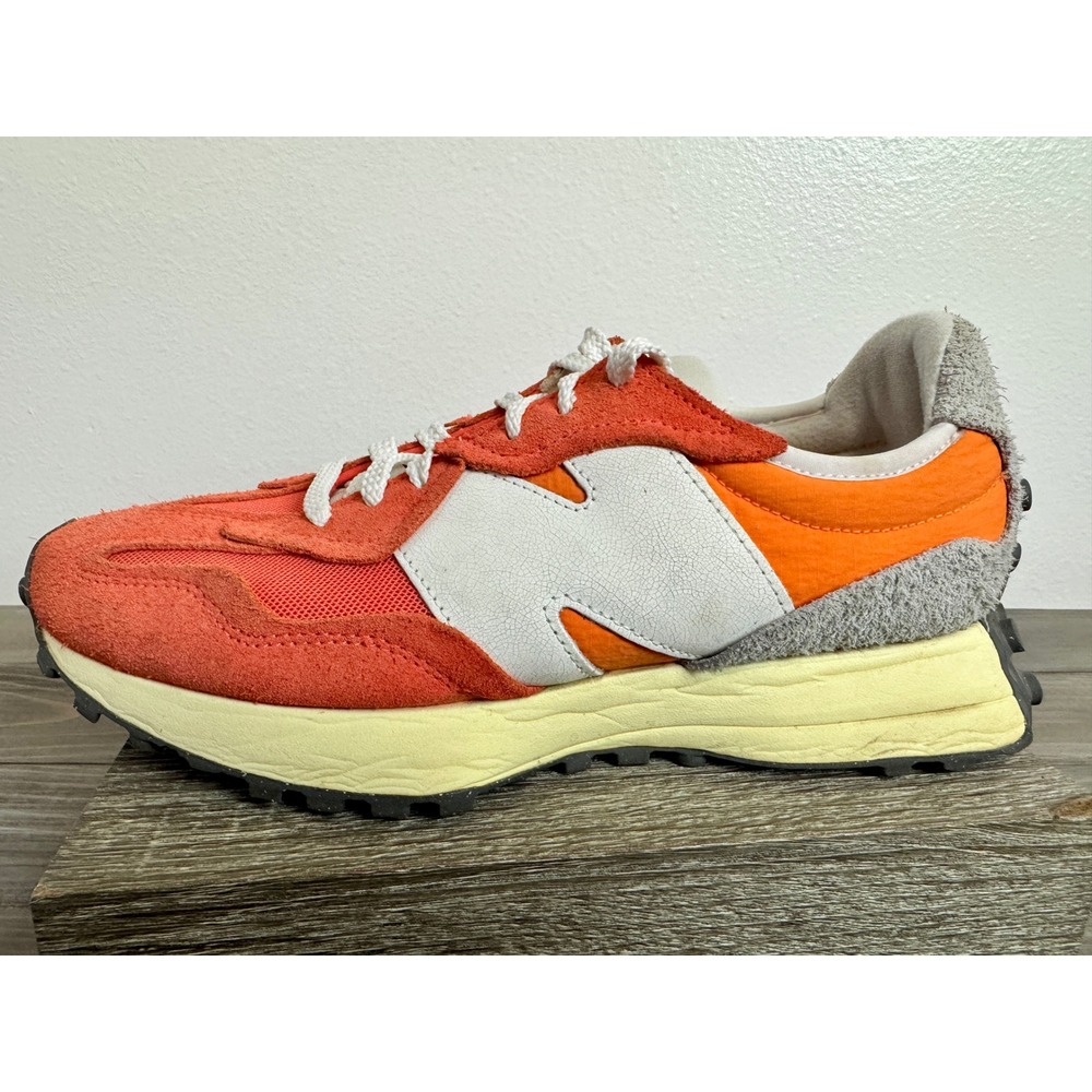 New Balance 327 Orange White Suede Sneakers U327WRC Mens 9 Womens 10.5 - Picture 2 of 15